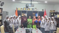 Sekolah Kejuruan Al Razi Sinar Harapan Mengunjungi Konsulat Jenderal India di Medan dalam Program Pertukaran Budaya dan Menonton Film India