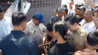 Prabowo Tengok dan Kunjungi Rumah Para Warga di Lokasi Banjir Bali