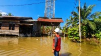 Indosat Salurkan Paket Khusus Bencana bagi Pelanggan Terdampak Banjir di Wilayah Sumatra