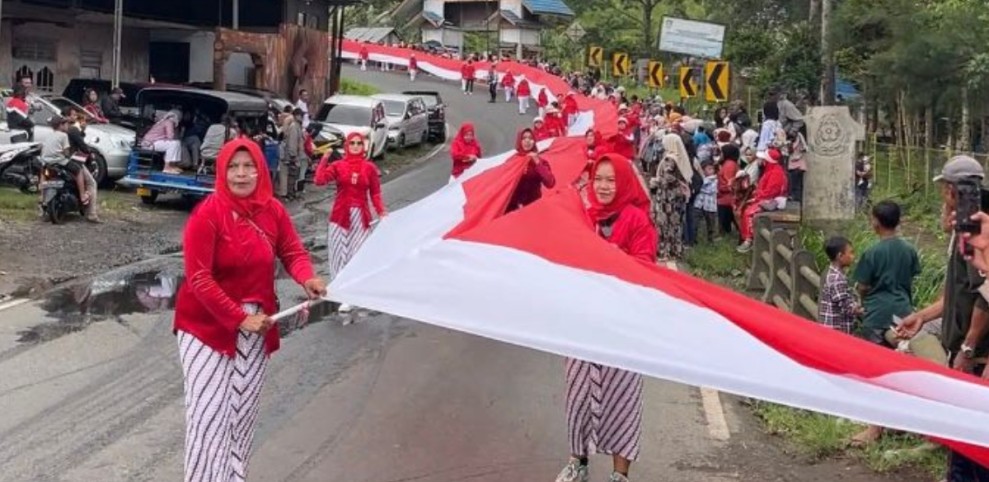 Merah Putih 200 Meter di Langit Rejang Lebong