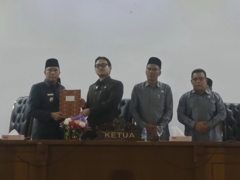 Bupati Kepahiang Sampaikan Jawaban atas Pandangan Umum Fraksi DPRD terkait Raperda Perubahan APBD 2025