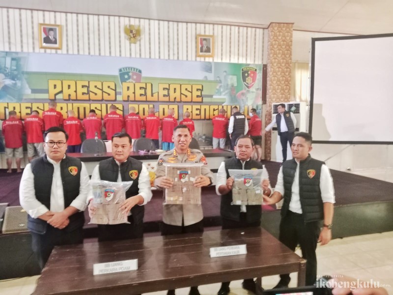 Polda Bengkulu Ungkap Korupsi PDAM Kota Bengkulu dan Dinas Pertanian Kaur, 15 Tersangka Ditahan