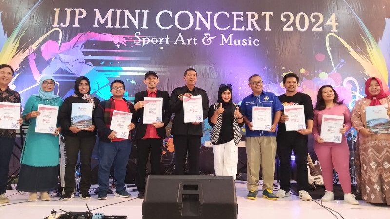 Kanwil Kemenag Bengkulu Terima Penghargaan dari Bencoolen Mall Atas Dukungan di Kejuaraan Pingpong Lintas Agama
