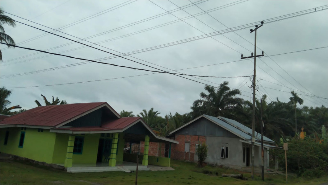 Jaringan Transmisi SUTT PLTU Ancam Warga Teluk Sepang