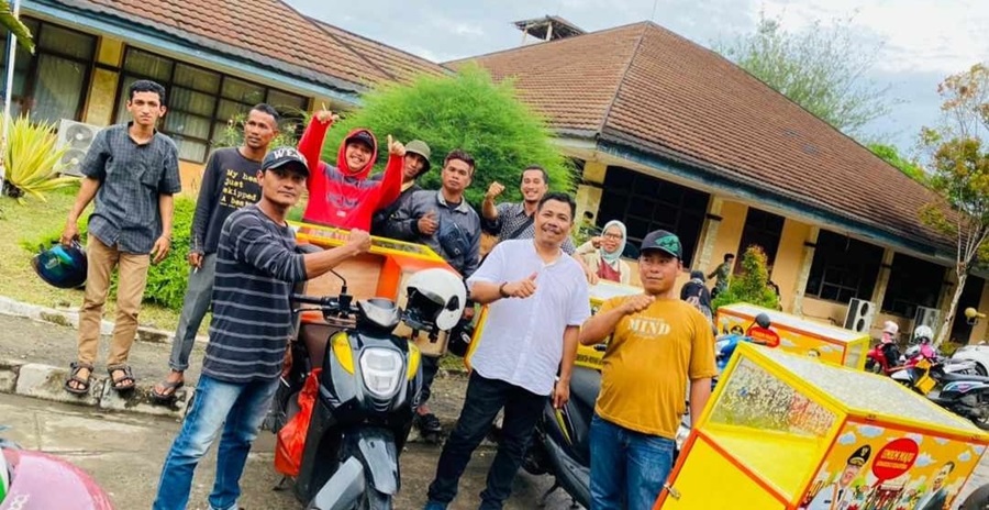 Usin Sembiring, DPRD Bengkulu, Gelar Reses Mendengarkan Aspirasi dan Dukung Ekonomi Kerakyatan dengan Bantuan Gerobak