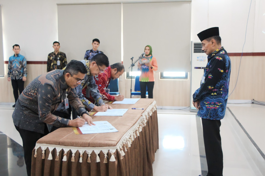 Wujudkan Pelayanan Prima, Kanwil Kementerian Hukum Bengkulu Kukuhkan Komitmen Bersama Menuju Pembangunan Zona Integritas dan Penandatanganan Perjanjian Kinerja 2025