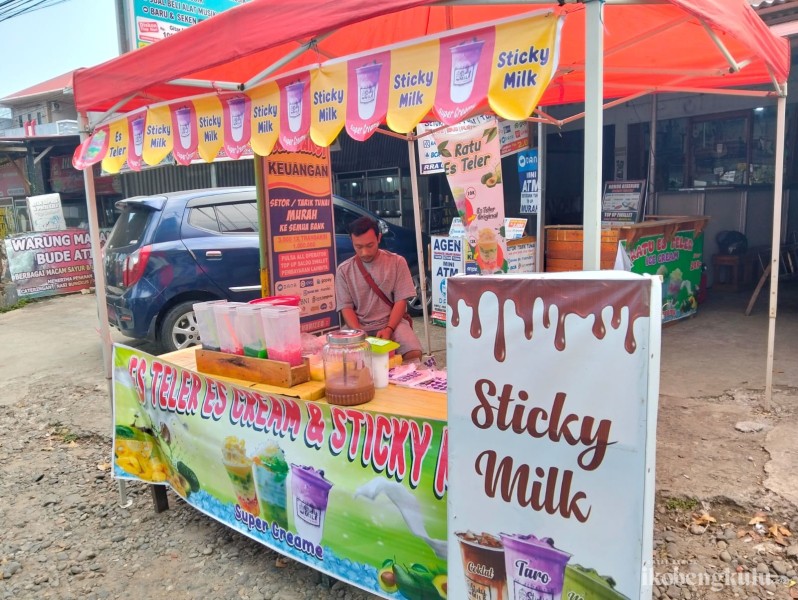 Es Cream & Sticky Milk ala Acep, Segar di Lidah, Terjangkau di Kantong