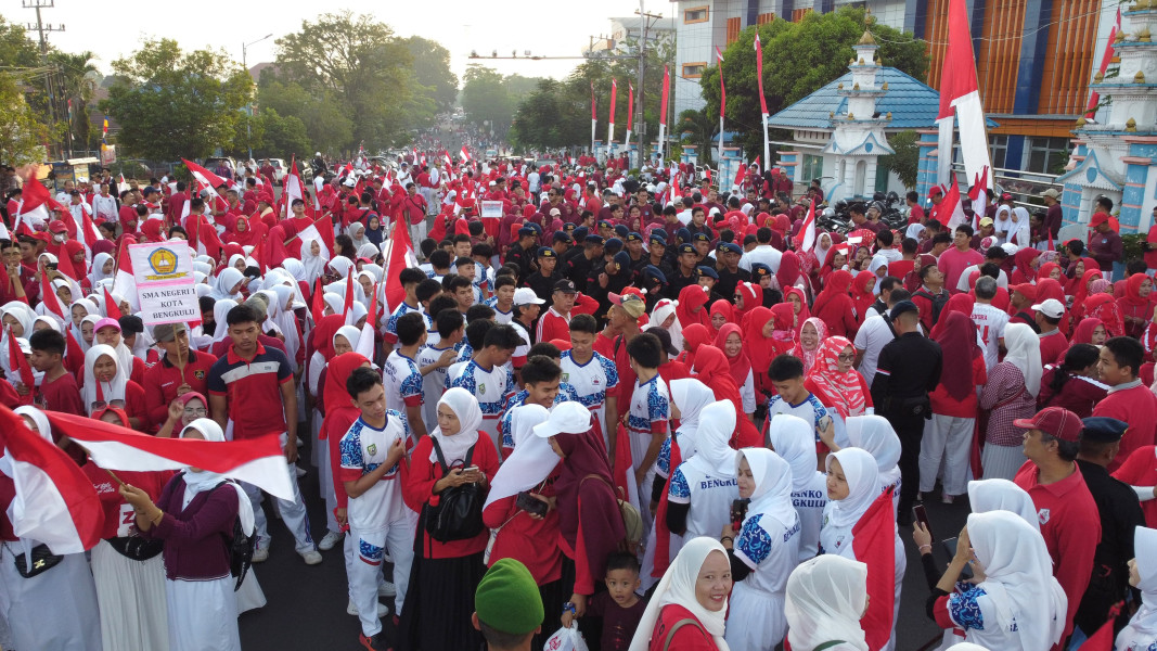 Ribuan Warga Memenuhi Monumen Fatmawati untuk Merayakan Kemerdekaan
