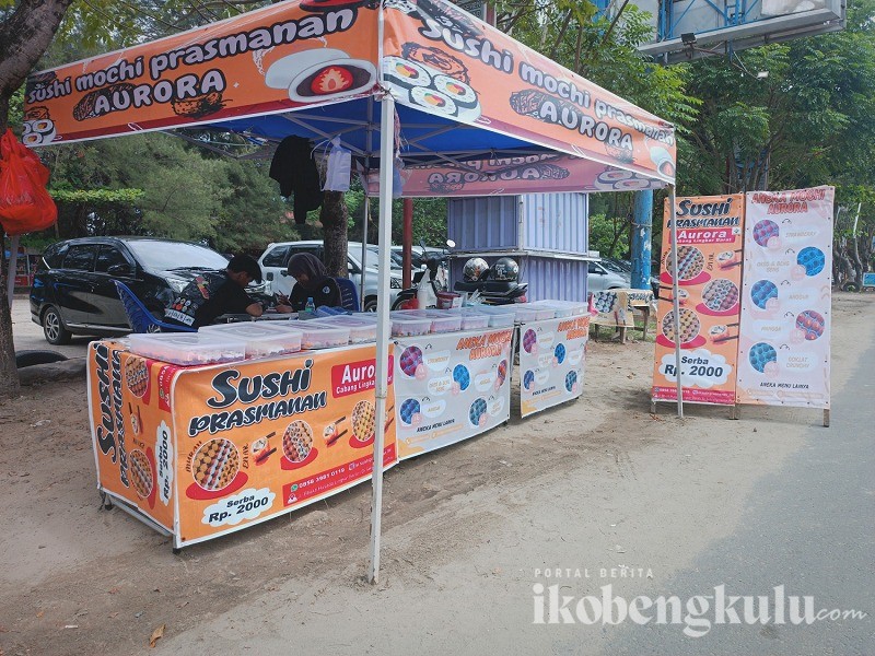 Anak Muda Bengkulu Ramai-ramai Jualan Jajanan Kekinian