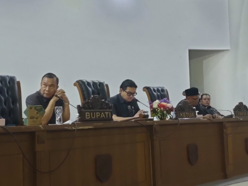 Lima Fraksi DPRD Kepahiang Setujui Raperda Perubahan APBD 2025 untuk Dibahas ke Tahap Selanjutnya