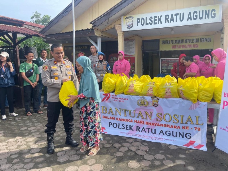 Polsek Ratu Agung Salurkan Bantuan Sosial, Sasar Warakawuri dan Warga Kurang Mampu