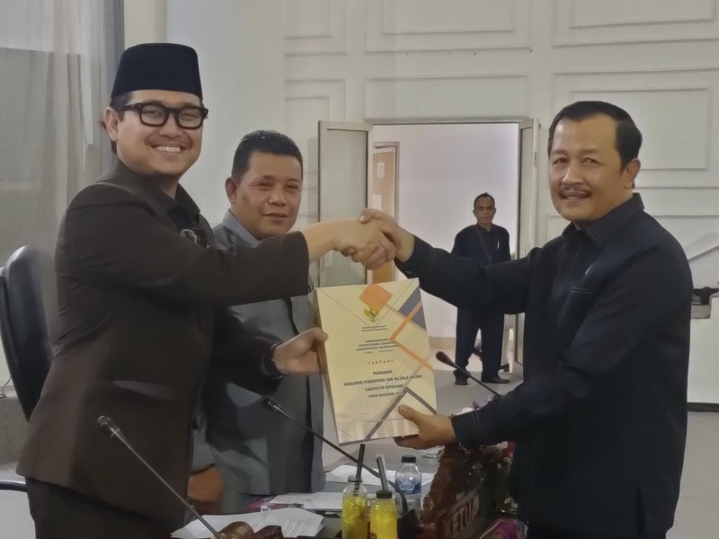 Raperda Perubahan APBD 2025 Resmi Diserahkan ke Banggar DPRD Kepahiang untuk Dibahas Lanjutan