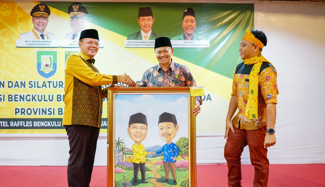 Gubernur Bengkulu Rohidin Mersyah Berikan Bantuan Hibah kepada TP Sriwijaya: Dorong Pembangunan Regional