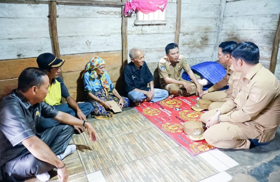 Bupati Rejang Lebong Tinjau Proyek Jalan dan Salurkan Bantuan Korban Kebakaran dalam Sehari