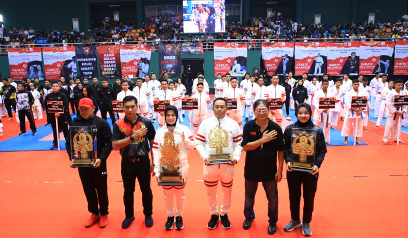 Polda Metro Jaya Raih Juara Umum  di Kejurnas Karate Kapolri Cup 2024