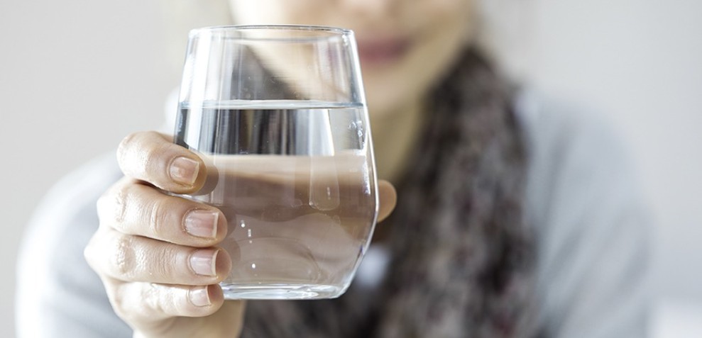 Manfaat Minum Air Putih Setiap Hari