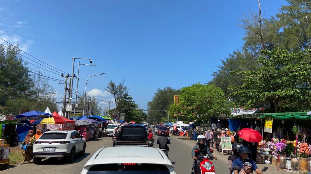 Siang Hari, Lalu Lintas Padat di Sekitar Lokasi Festival Tabot Bengkulu