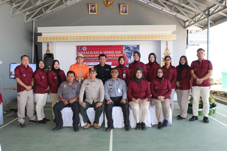 Kadiv Pemasyarakatan Teguh Wibowo Buka Simulasi Penanganan Gempa di Lapas Perempuan Kelas IIB Bengkulu, Tingkatkan Kesiapsiagaan Petugas dan Warga Binaan