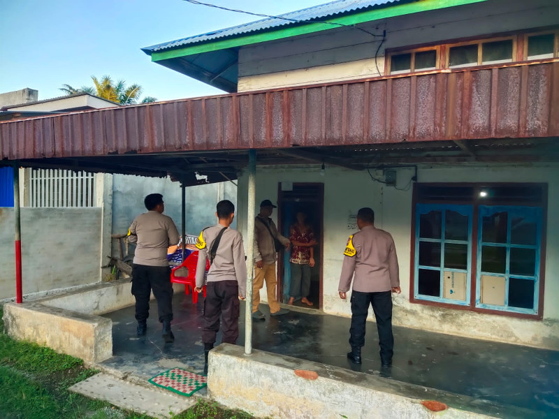 Wanita Paruh Baya di Bengkulu Selatan Ditangkap  Usai Serang Tetangga dengan Senjata Tajam