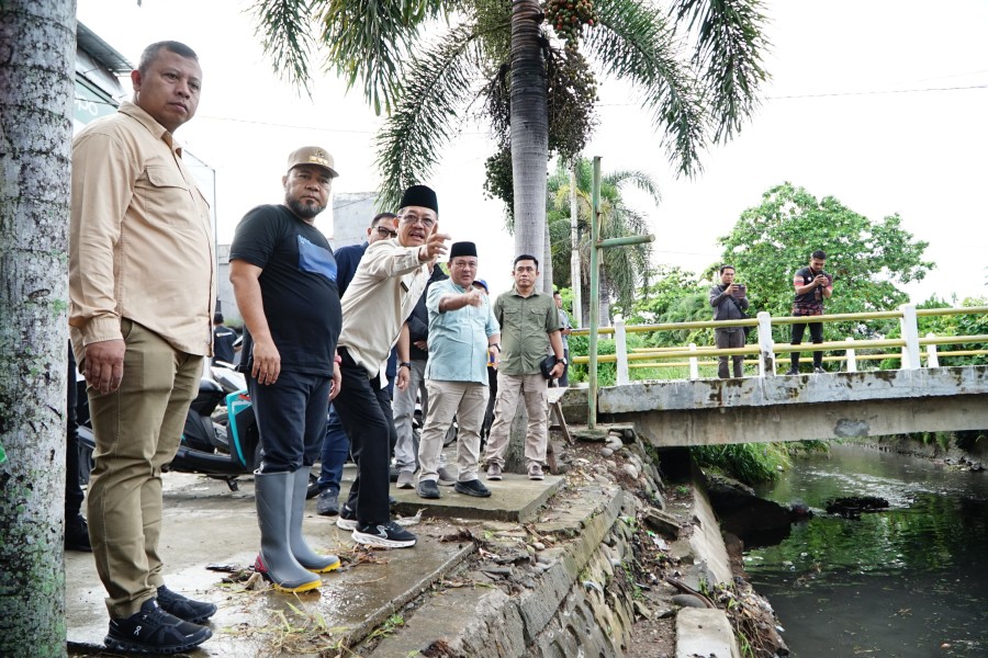 Gubernur Bengkulu Tinjau Drainase Rusak di Kota Bengkulu, Pastikan Perbaikan Tahun Ini