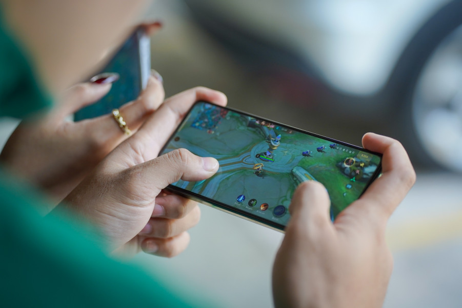 Main Game Sambil Ngecas? TECNO POVA 6 Pro 5G Hadirkan Bypass Charging untuk Pengalaman Gaming Tanpa Henti