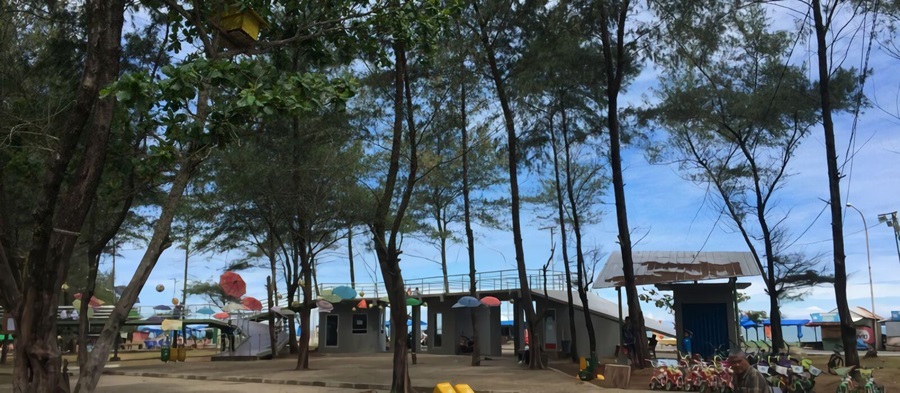 Menikmati Keindahan Taman Pantai Berkas di Kota Bengkulu