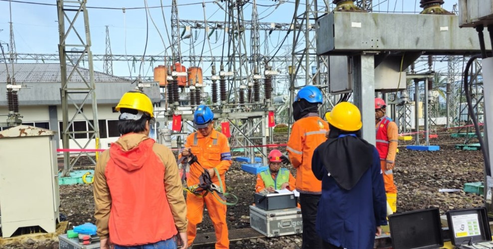 Jaga Keandalan Listrik Bengkulu, PLN ULTG Pekalongan Lakukan Pemeliharaan Penghantar Dua Tahunan