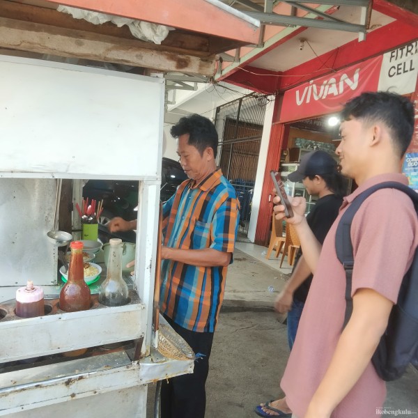 Mie Ayam Keriting, Kuliner Legendaris di Pasar Panorama Bengkulu