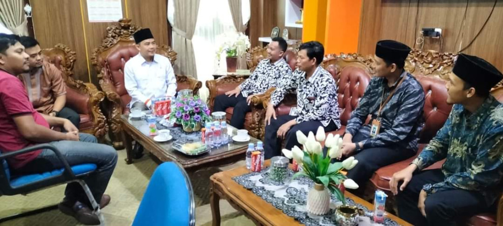 Wakil Ketua DPRD Kota Bengkulu Alamsyah Terima Guru Sekolah Swasta: Dialog Pendidikan dan Advokasi APBD