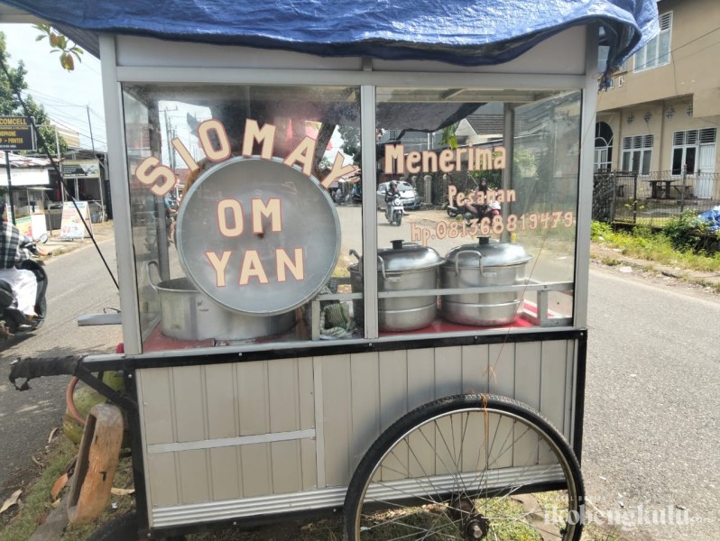 Kisah Juliansah Jualan Somai Demi Kebutuhan Hidup