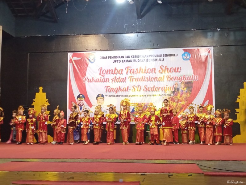 Lomba Fashion Show Baju Adat Bengkulu Tanamkan Cinta Budaya Sejak Dini