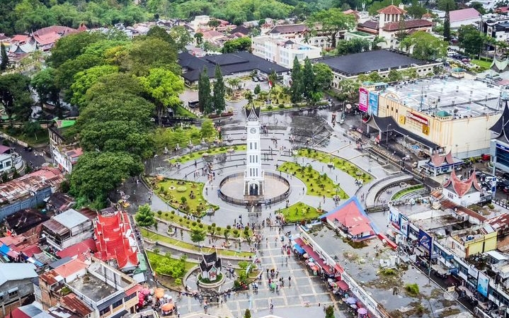 Menyusuri Keindahan dan Keunikan Jam Gadang Lahat, Ikon Wisata di Kabupaten Lahat