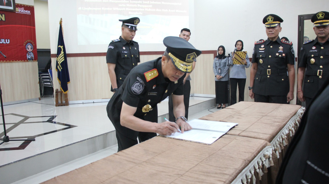 Kakanwil, Santosa Lantik Pejabat dan Notaris Pengganti, Ingatkan Pentingnya Integritas dan Loyalitas dalam Pelayanan Publik