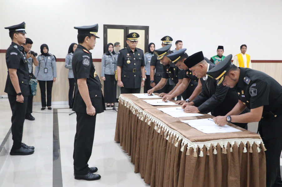 Kepala Kanwil Kemenkumham Bengkulu Lantik Pejabat Manajerial dan Notaris Pengganti