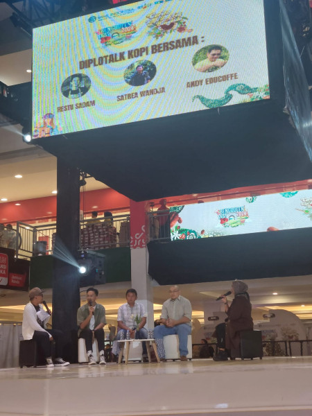 Barista dan Inovasi Kopi: Meningkatkan Profesi dan Komoditas ke Level Berkelas