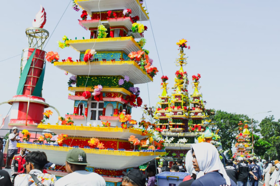 Rangkaian Festival Tabut 2024 Berakhir, Masyarakat Sangat Antusias Saksikan Pawai Tabut Tebuang