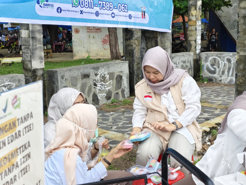 BPOM Gelar Poli Pintar dan Sampling Puluhan Makanan di Pusat Wisata Bengkulu