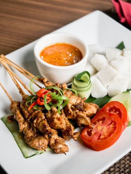 Hotel Santika Bengkulu Hadirkan Kelezatan Sate Srepeh, Menu Nusantara Autentik
