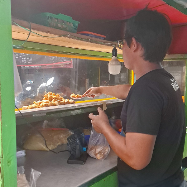 Molen Mini: Camilan Mungil Nan Menggoda, Raih Hati dan Kantong di Depan UINFAS Bengkulu!