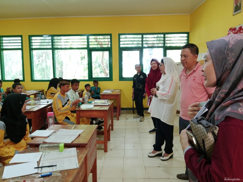 Senator Destita Kunjungi SMPN 10 Bengkulu, Serap Aspirasi Dunia Pendidikan