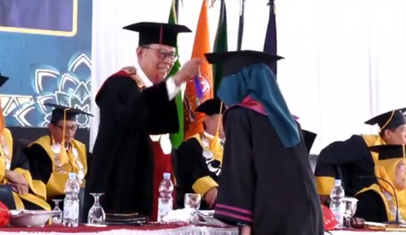 UINFAS Bengkulu Wisuda 418 Mahasiswa, Raih Akreditasi Unggul 2025