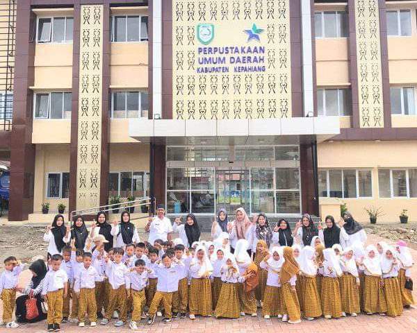 Gedung Modern, Perpusda Kepahiang Kenalkan Literasi ke Anak-Anak TK Al-Razaq