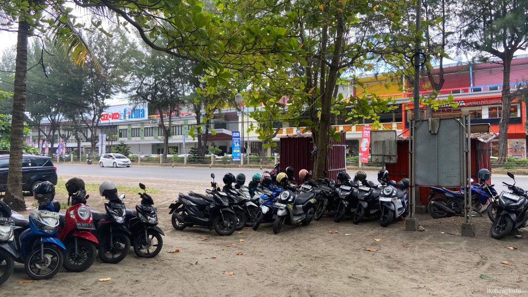 Pengunjung Bencoolen Mall Ramai-ramai Parkir di Luar, Ini Alasannya