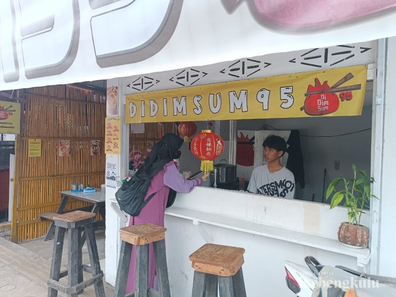 Dimsum 95, Jajanan Favorit Anak Muda dengan Harga Terjangkau
