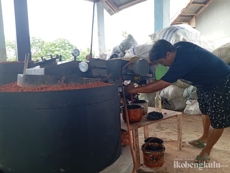 Awal Mula Petasol, Upaya Bengkulu Ubah Sampah Pelastik Menjadi Bahan Bakar