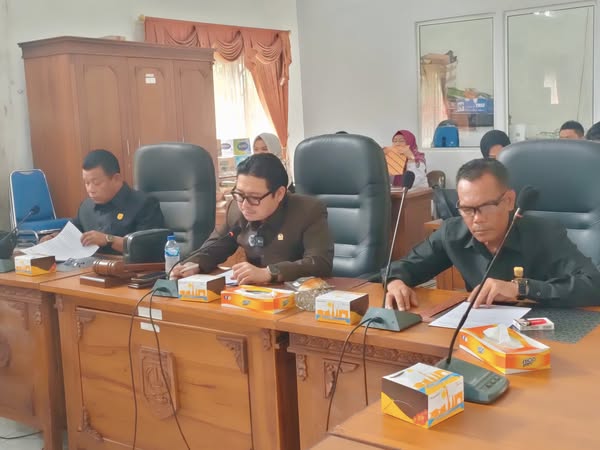 Tiga Komisi DPRD Kepahiang Serahkan Laporan Pembahasan RPJMD 2025–2029