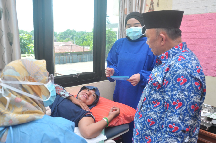 Harganas Provinsi Bengkulu ke-31: BKKBN Gelar Bhaksos Pelayanan KB dan Pameran Dagang