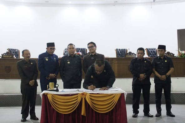 DPRD dan Bupati Kepahiang Tandatangani Nota Kesepakatan KUA-PPAS Perubahan APBD 2025