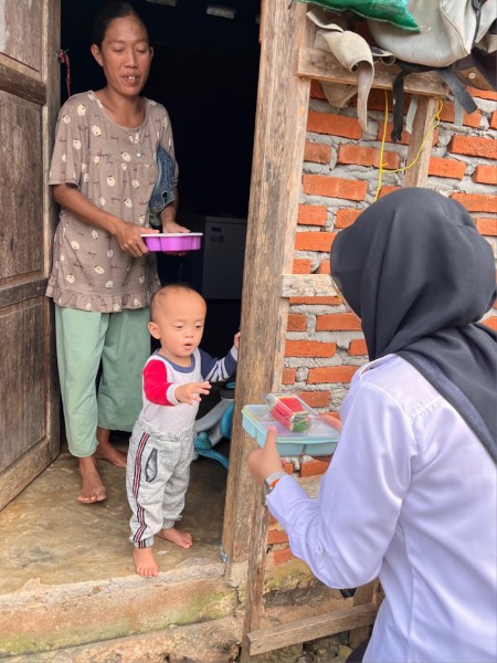 989 Keluarga Berisiko Stunting di Bengkulu Terima Paket Nutrisi Genting