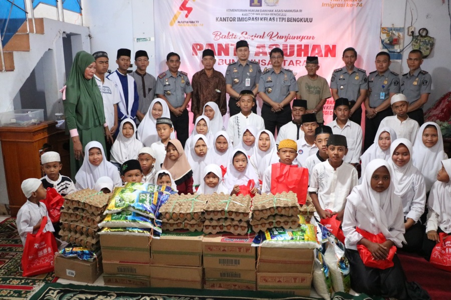 HBI Ke-74: Kemenkumham Bengkulu Salurkan Bantuan dan Santunan kepada Panti Asuhan Bumi Nusantara
